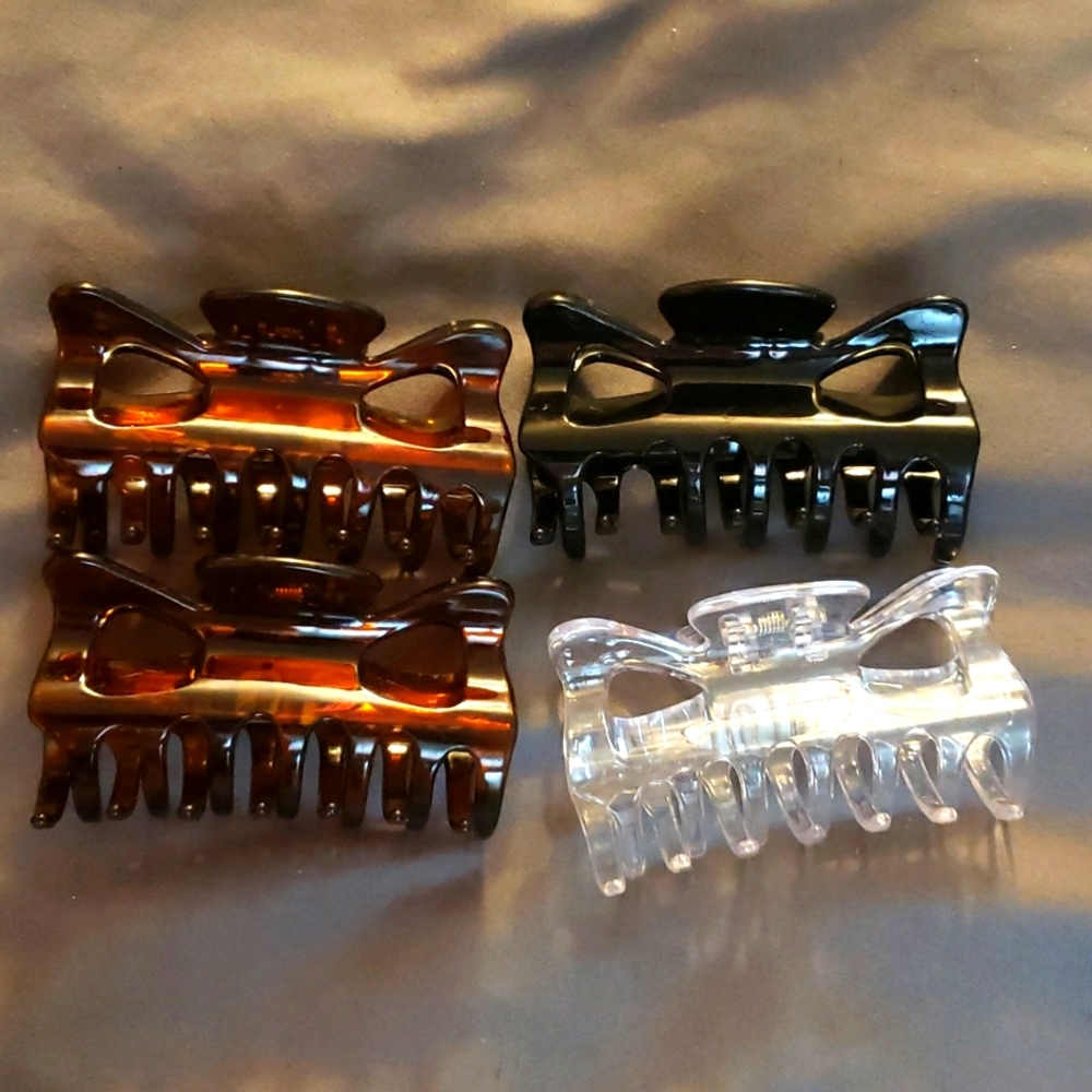 4 hair clips